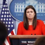 В США пресс-секретаря Белого дома не пустили в ресторан из-за того, что "работает на Трампа"