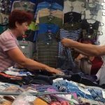 Худший Пиар: Олег Ляшко в футболке за 10 тысяч купил трусы на рынке за 40 гривен. Видео