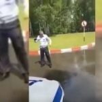 В РОССИИ ИЛ-76 ПРОМАХНУЛСЯ И СБРОСИЛ ТОННЫ ВОДЫ НА ПОЛИЦЕЙСКИХ. ВИДЕО