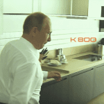 В России большой скандал из-за рекламы с Путиным (ВИДЕО)