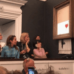 Проданная за миллион фунтов картина Бэнкси самоуничтожилась прямо на аукционе. Видео