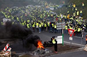 Майдан во Франции: сотни людей задержанных и раненых. Видео
