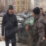 В Киеве лихой дворник со стрельбой напал на бездомных воров макулатуры. Видео