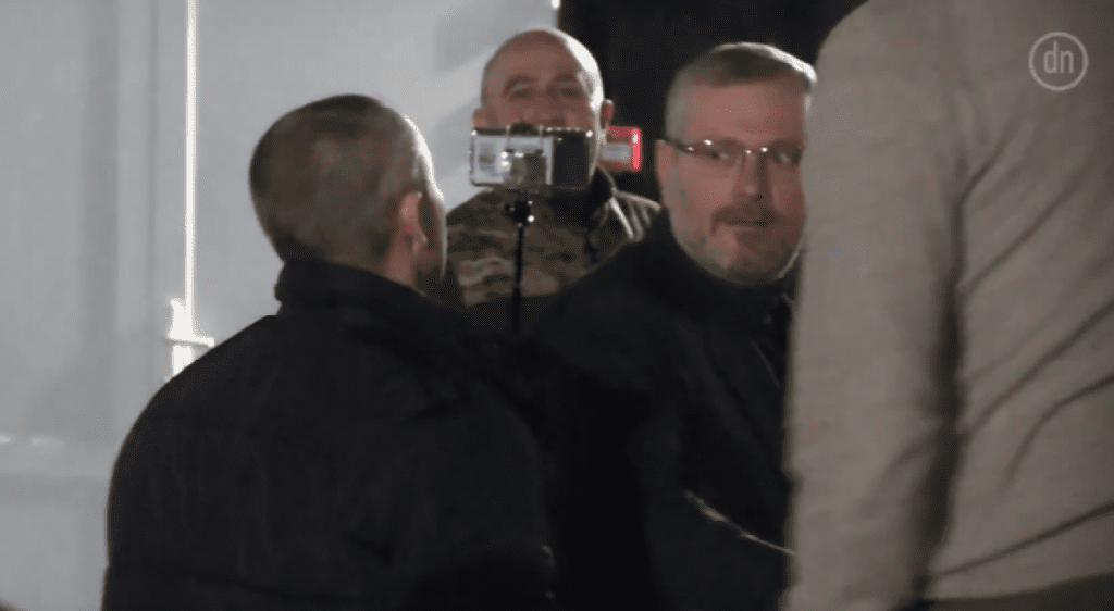 На участника АТО, который обвинил Вилкула во лжи, напала охрана нардепа. Видео