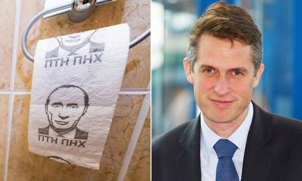 У министра обороны Британии в туалете висит бумага с изображением Путина