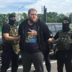 Втікача з психлікарні, який вбив байкера, спіймали в кінотеатрі Києва. Відео