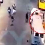 У Києві невідомі в масках підпалили відразу кілька маршруток: в мережу потрапило відео