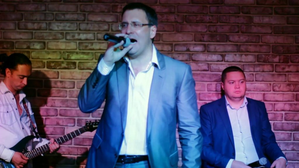 В партію "Слуга народу" затесався прокурор який співав для Пшонки. Відео