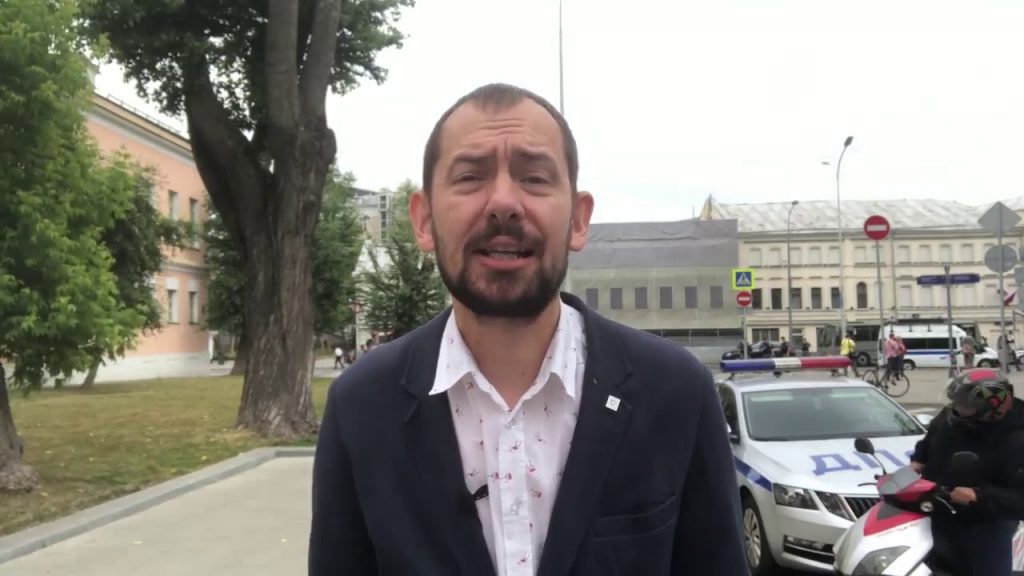 «Слава Україні!»: Так в Москві місцеві росіяни вітають нашого Цимбалюка. Відео