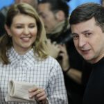 Що це... скандал? Олена Зеленська мало не кинула тортом "ROSHEN" в обличчя чоловіка. Відео