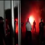 ПІД БУДІВЛЕЮ МВС ЗАРАЗ - РОЗБИТІ ВІКНА, ВОГОНЬ ТА ЛУНАЮТЬ ВИБУХИ. ВІДЕО