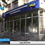 Дожились! В Україні прямо із поліцейського відділку викрали наркотики. Відео