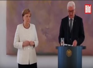 Меркель знову стало погано під час офіційного заходу. Відео