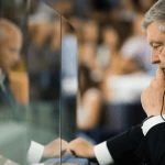 Петра Порошенка не пустили в зал засідань Європарламенту, а посадили на гальорці. Відео