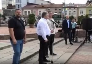 Порошенко пообещал бить украинцев по морде за выкрики "Ганьба". Видео