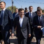 Как Зеленский голосовал, и потерял супругу в толпе перед избирательным участком. Видео