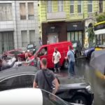 Після допиту Порошенко в ГБР почалася бійка. Люди напали на авто екс-президента. Відео