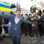 "Ну что не ждали?": Віктор Янукович повертається на Україну. Відео