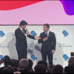 Снова на сцене: Зеленский сегодня сыграл в пародии "Квартала 95" на форуме YES. Видео