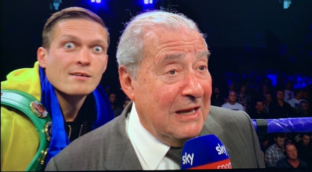 Усик ефектно увірвався в прямий ефір