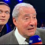 Усик ефектно увірвався в прямий ефір