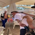 З'явилися фото-докази, як на Андрія Богдана в Сен-Тропе наділи наручники