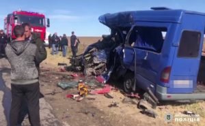 Жах ДНЯ: Під Одесою в ДТП загинули 9 людей -  маршрутка зіткнулася з вантажівкою. 18+ Відео
