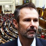 "Вакарчук і "Голос" попалися?": У Раді помітили, як картка Вакарчука голосувала, коли він стояв в проході