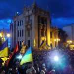 Противники "формули Штайнмайера" влаштувують мітинг під офісом президента. Відео