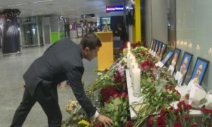 «А що людей уже розігнали???": На Зеленського уже почали нападати через нічний візит  в «Бориспіль»