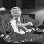 "Ось і догрався!": Слідчі ГБР заявили що приведуть силою на допит експрезидента Петра Порошенка. Відео