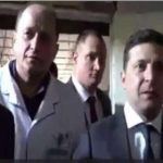 "Зеленський, ти - зрадник!" У Борисполі на Зеленського напала якась "неадекватна" жінка з Донецька. Відео