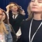 У соцмережах обговорюють дивну поведінку журналістки на Нацвідборі Євробачення 2020. Відео