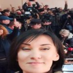 "Президент ти сц@кло". Неадекватна Маруся Звіробій накинулася на Зеленського прямо в залі суду. Відео