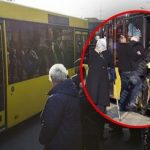 Реалії сьогодення: У Києві водій і кондуктор тролейбуса викинули з салону старика без маски. Відео