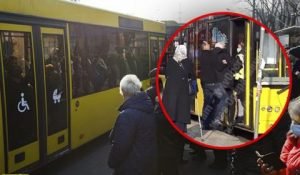 Реалії сьогодення: У Києві водій і кондуктор тролейбуса викинули з салону старика без маски. Відео