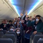 «Не бажаємо обсервацію і будемо в літаках до кінця!» Евакуйовані з Балі українці висунули ультиматум