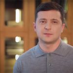 "Зараз я удома..так представте у президента теж буває вихідний":  Зеленський нетрадиційно привітав українців з Великоднем. Відео