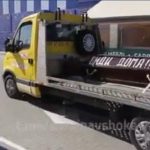 "Сидіть вдома": Власник похоронної фірми їздить по містах України і переконує всіх дотримуватися карантину. Відео