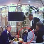 Скандал ДНЯ: Опубліковано відео, як друг Порошенко передає хабар президенту Молдови Додону