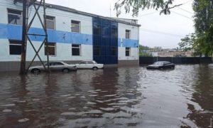 Все шокированы весенней погодой. Мощные ливни затопили Одессу, Харьков, Николаев и Днепр. Видео