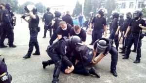 Радикали з Нацкорпусу влаштували бійку з прихильниками «Слуги народу»
