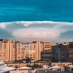 Напад инопланетян чи ядерний зрив? Жителів Києва налякав гігантський «гриб» який з'явився над містом. Відео