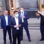 «Їдьте додому до сімей, я розберуся»: Зеленський вийшов до страйкарів під ОП шахтарям. Відео