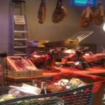 Володимира Зеленського звинуватили в піарі через простий похід до магазину за покупками. Відео