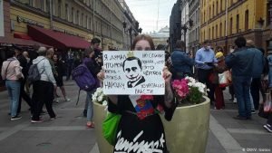 Пітер та Москва вибухнули протестами