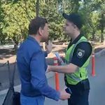 З'явилося відео бійки В'ятровича з поліцейськими, які не дозволяли йому провезти дрова під Раду