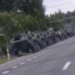 «Батька готується до війни?»: Білорусь перекидає на кордон з Росією танки та БТРи. Відео