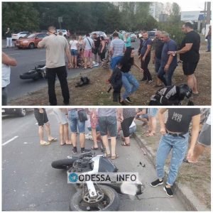 В Одесі мотоцикліст збив на переході матір з двома маленькими дітьми