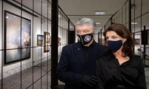Справа скандальних картин Порошенка: Суд Києва повторно заарештував колекцію картин експрезидента